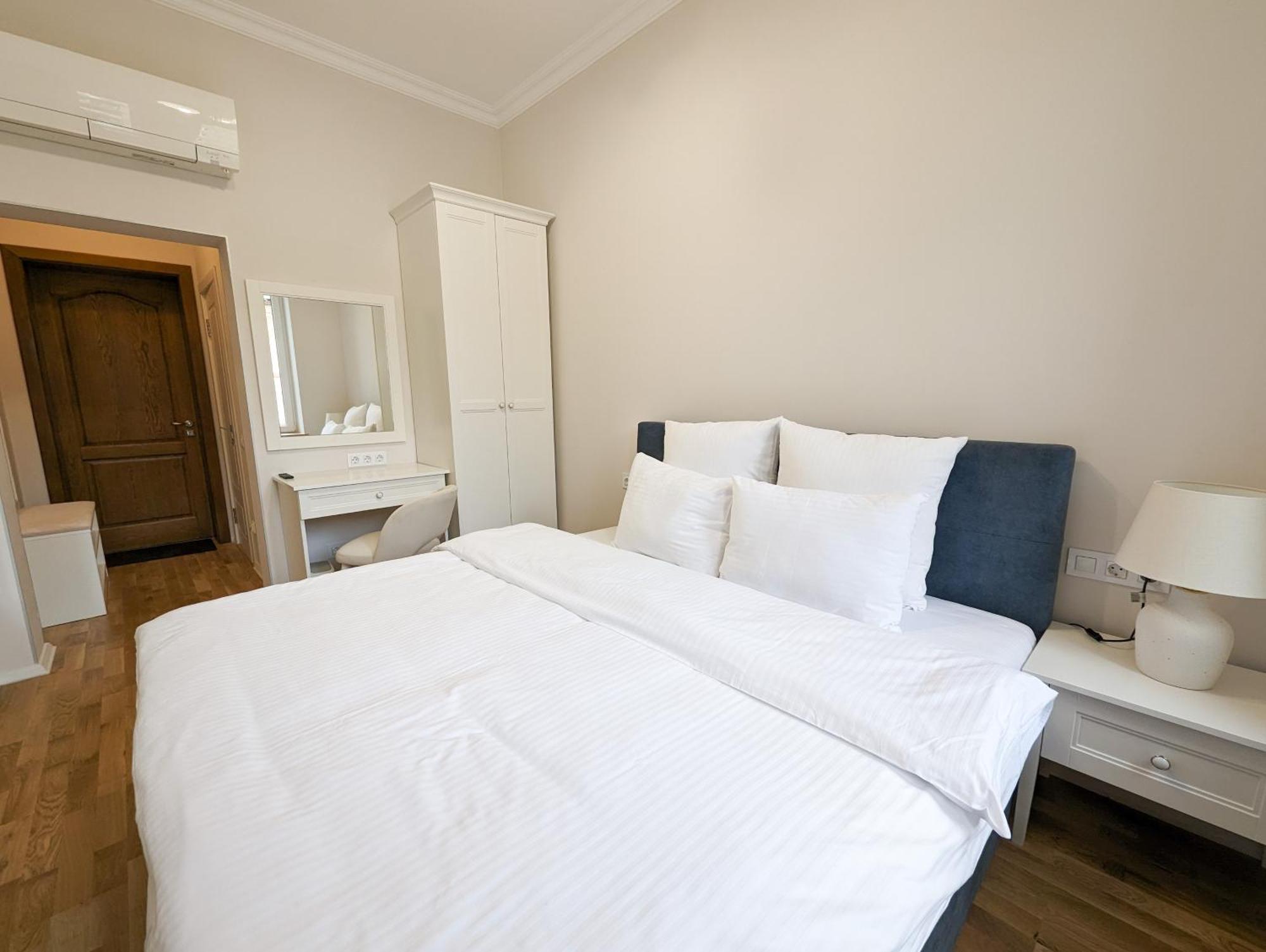 Kyiv Honchara Hotel Værelse billede